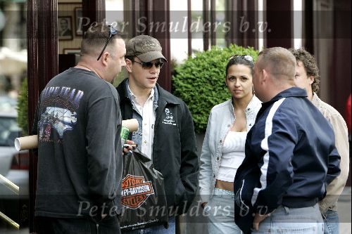 Amsterdam 21 mei 2004
Matt Damon winkelen op PC Hooftstraat met zijn vriendin.