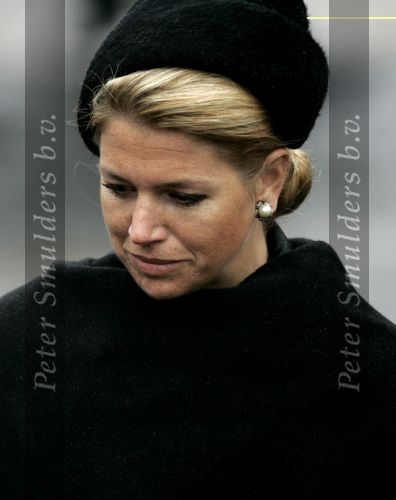 Amsterdam 4 mei 2004
Dodenherdenking op de dam met Koningin Beatrix Maxima en Prins Willem Alexander.