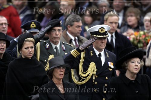 Amsterdam 4 mei 2004
Dodenherdenking op de dam met Koningin Beatrix Maxima en Prins Willem Alexander.