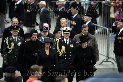 Amsterdam 4 mei 2004
Dodenherdenking op de dam met Koningin Beatrix Maxima en Prins Willem Alexander.