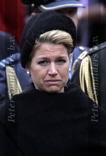 Amsterdam 4 mei 2004
Dodenherdenking op de dam met Koningin Beatrix Maxima en Prins Willem Alexander.