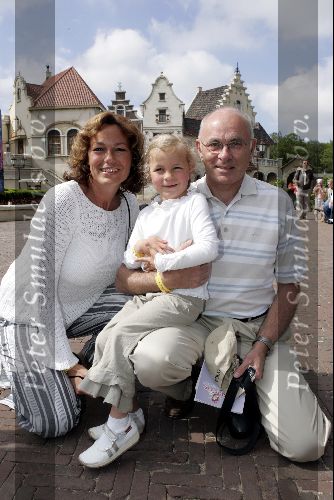 Kaatsheuvel 16 mei 2004
Michael v Praag met vrouw en dochter