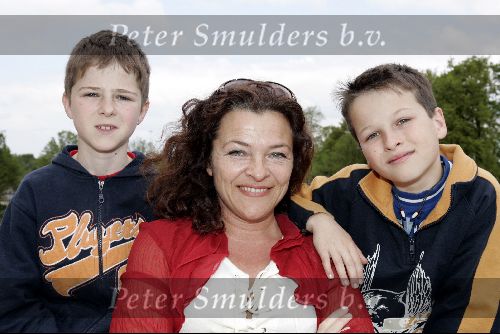Kaatsheuvel 16 mei 2004
Mylene de la Haye met zoons