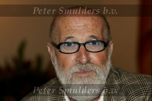 Vianen 7 mei 2004
Pierre Kartner bij Hotel Vianen