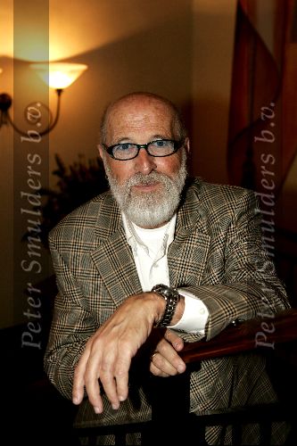 Vianen 7 mei 2004
Pierre Kartner bij Hotel Vianen