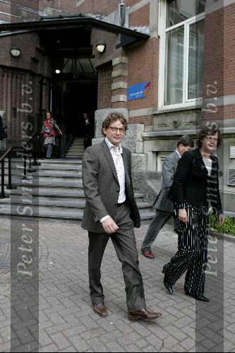 Amsterdam 29 mei 2004
Prins Bernhard jr bij aangeven Sam op stadskantoor