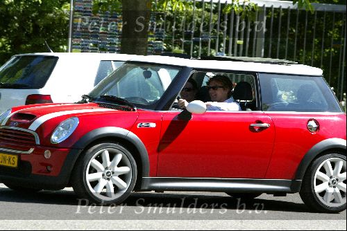 Amsterdam 20 mei 2004
Opnames Ocean\'s 12 op begraafplaats Westgaarde in  Amsterdam met Brad Pitt en Catharina Zeta Jones.
Prins Bernhard jr en Prinses Annette in mini