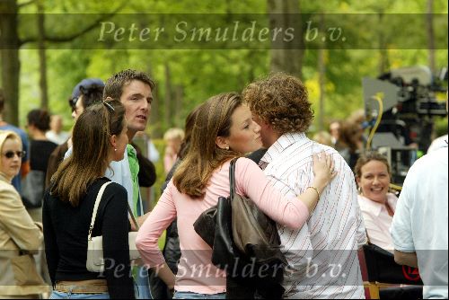 Amsterdam 20 mei 2004
Opnames Ocean\'s 12 op begraafplaats Westgaarde in  Amsterdam met Brad Pitt en Catharina Zeta Jones.
  Prinses Annette  Anita en Aimee Prins Floris en Prins Bernhard jr Prins Pieter Christiaan