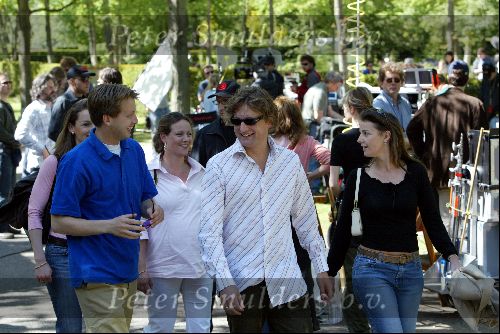 Amsterdam 20 mei 2004
Opnames Ocean\'s 12 op begraafplaats Westgaarde in  Amsterdam met Brad Pitt en Catharina Zeta Jones.
  Prinses Annette  Anita en Aimee Prins Floris en Prins Bernhard jr