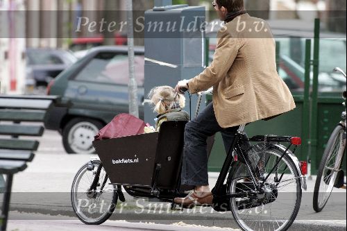 Amsterdam 22 mei 2004
Prins Maurits met prinses Anna in bakfiets
