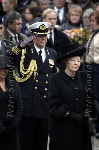 Amsterdam 4 mei 2004
Dodenherdenking op de dam met Koningin Beatrix Maxima en Prins Willem Alexander.