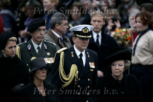 Amsterdam 4 mei 2004
Dodenherdenking op de dam met Koningin Beatrix Maxima en Prins Willem Alexander.