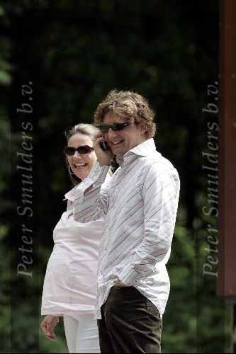 Amsterdam 20 mei 2004
Opnames Ocean\'s 12 op begraafplaats Westgaarde in  Amsterdam met Brad Pitt en Catharina Zeta Jones.
Prinses Annette  zwanger en Prins Bernhard jr