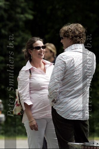 Amsterdam 20 mei 2004
Opnames Ocean\'s 12 op begraafplaats Westgaarde in  Amsterdam met Brad Pitt en Catharina Zeta Jones.
Prinses Annette  zwanger en Prins Bernhard jr