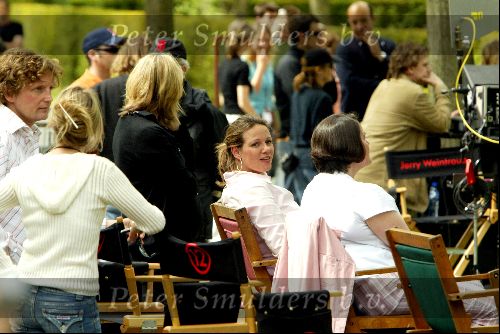 Amsterdam 20 mei 2004
Opnames Ocean\'s 12 op begraafplaats Westgaarde in  Amsterdam met Brad Pitt en Catharina Zeta Jones.
  Prinses Annette  Anita en Aimee Prins Floris en Prins Bernhard jr Prins Pieter Christiaan