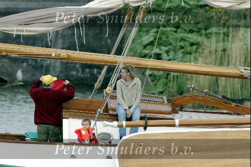 Muiden 9 mei 2004
Prins Constantijn met Prinses Laurentien en Prins Claus en prinses Eloise