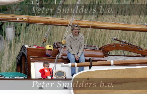 Muiden 9 mei 2004
Prins Constantijn met Prinses Laurentien en Prins Claus en prinses Eloise
