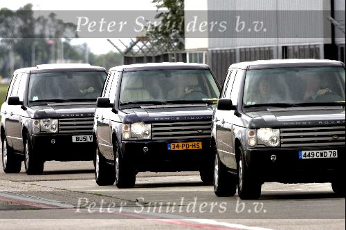 Amsterdam 21 mei 2004
Beveiliging Ocean\'s 12 met Range Rovers op schiphol oost