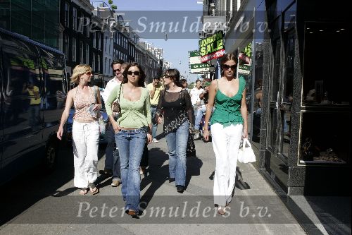 Amsterdam 19 mei 2004
Rebecca Loos op de PC Hooftstraat in Amsterdam