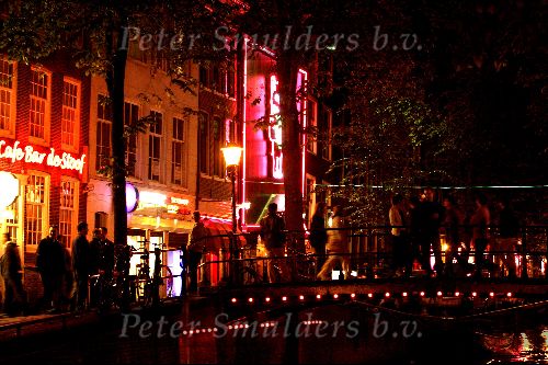 Amsterdam 20 mei 2004
Hotel the Grand waar Brad Pitt verbleef tijdens opnames ocean\'s 12. Red light district
