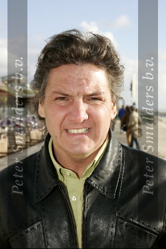 Bloemendaal 12 mei 2004
Feestje van Leco  Zadelhoff in strandtent vroeger.
Rene Froger