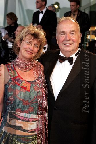 Rotterdam  10 mei 2004
Uitreiking Musical Awards in nieuw Luxor.
Rob v d Meeberg met vrouw