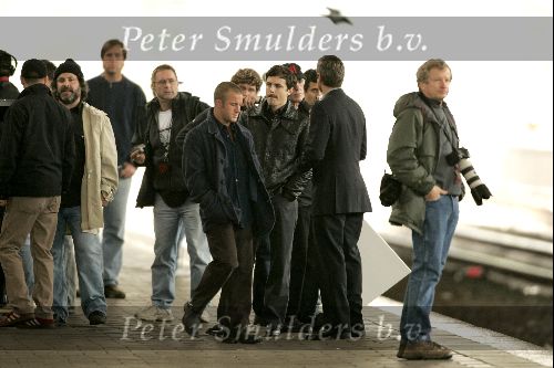 Haarlem 14 mei 2004
Opnames Ocean\\\'s 12 op station Haarlem met Brad Pitt en George Clooney. Casey Affleck en Scott Caan