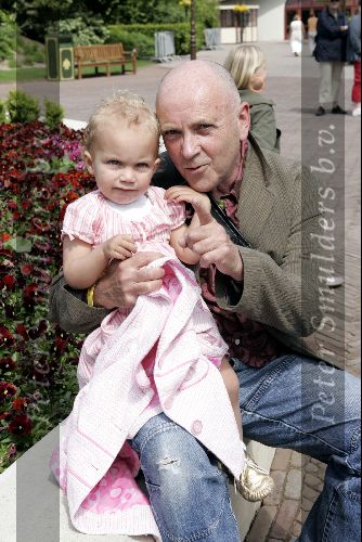 Kaatsheuvel 16 mei 2004
Serge Henri Valcke met baby