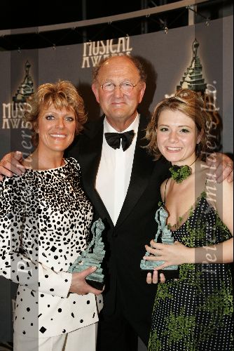 Rotterdam  10 mei 2004
Uitreiking Musical Awards in nieuw Luxor.
Simone Kleinsma en Joop v d Ende en Celine Purcell