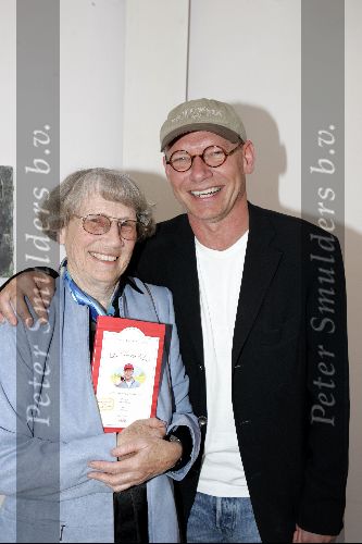 Laren 16 mei 2004
Presentatie boek Sjoerd Pleijsier.  Sjoerd met moeder