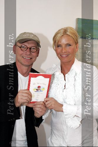 Laren 16 mei 2004
Presentatie boek Sjoerd Pleijsier.  Sjoerd metAnita Witsier