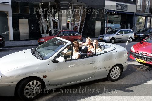 Amsterdam 19 mei 2004
Opening Dolce  Gabana winkel in Amsterdam. Sonja Silva in cabrio