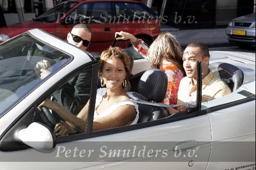 Amsterdam 19 mei 2004
Opening Dolce  Gabana winkel in Amsterdam. Sonja Silva in cabrio