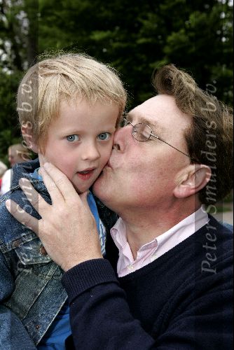 Kaatsheuvel 16 mei 2004
Victor dekoninck met kleinkind