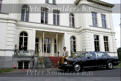 Zeist 18 mei 2004
Wibi Soerjadi in zijn huis in Zeist. Met Rolls Royce