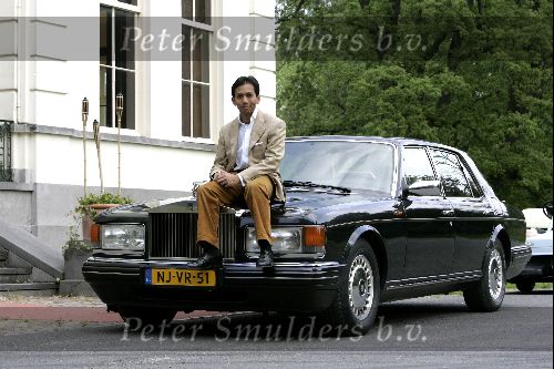 Zeist 18 mei 2004
Wibi Soerjadi in zijn huis in Zeist. Met Rolls Royce