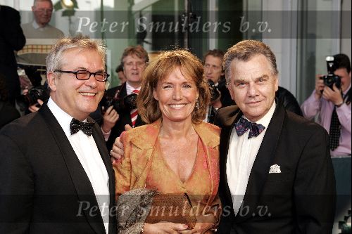 Rotterdam  10 mei 2004
Uitreiking Musical Awards in nieuw Luxor.
Willem Nijholt met vriend en Annemarie Oster