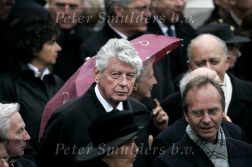 Amsterdam 4 mei 2004
Dodenherdenking op de dam met Koningin Beatrix Maxima en Prins Willem Alexander. Wim Kok