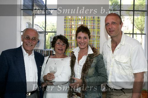 Laren 16 mei 2004
Presentatie boek Sjoerd Pleijsier. Allerd v d Scheer met vrouw en dochter  en Haye v d Heyden