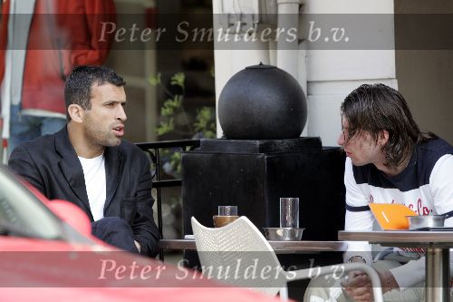 Amsterdam  12 mei 2005
Ajax voetballers Anastasiou en Grygera op terras cafe PC op pc hooftstraat