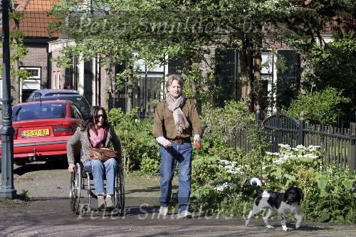 Nigtevecht 7 mei 2005
Annemarie Postma in rolstoel met vriend en hond