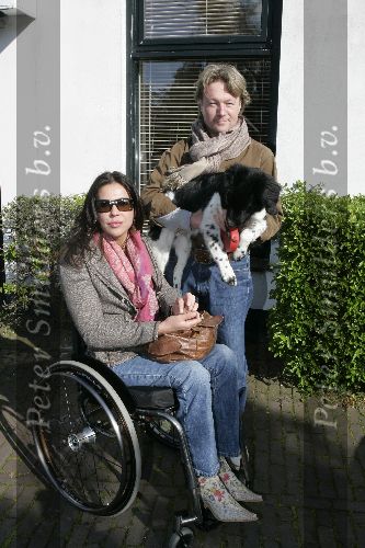 Nigtevecht 7 mei 2005
Trouwen Wilbert Gieske in kerk in Nigtevecht.  
Annemarie Postma met man en hond