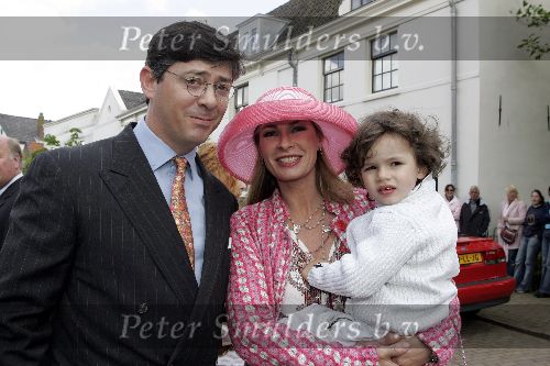 Nigtevecht 7 mei 2005
Trouwen Wilbert Gieske in Nigtevecht.
Annemiek Verdoorn met man en zoon
