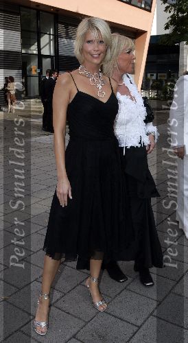Hilversum 22 mei 2005
Coiffure awards bij studio 21 .
Anouska Wink