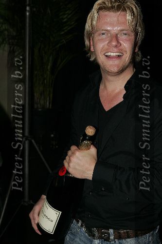 Amsterdam 19 mei 2005
Presentatie cd  Bastiaan Ragas.
Bastiaan  met champagne