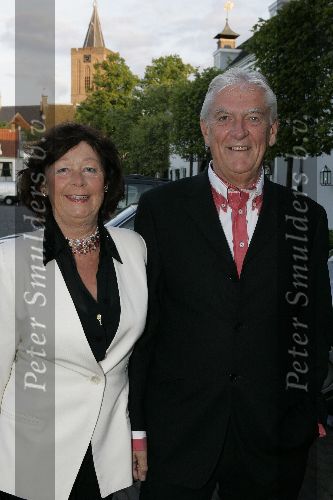 Naarden 12 mei 2005
Presentatie boek schreeuwen/huilen van Govert de Roos bij Arsenaal.
Boudewijn Klap met vrouw