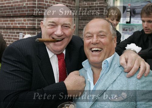 Amsterdam 25 mei 2005
Presentatie blad Rich in Amstel Hotel.
Joop Braakhekke met Cas Spijkersmet sigaar