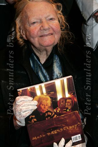 Amsterdam 30 mei 2005
Presentatie Boek Mary Dresselhuys in schouwburg amsterdam.
Elly weller