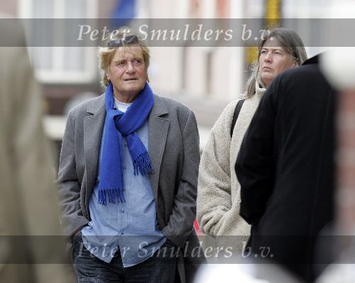 Amsterdam 6 mei 2005
oud scheidsrechter Frans Derks met zijn vrouw op de pc Hooftstraat