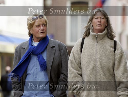 Amsterdam 6 mei 2005
oud scheidsrechter Frans Derks met zijn vrouw op de pc Hooftstraat